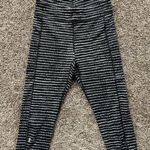 Under armor dropped leggings size small